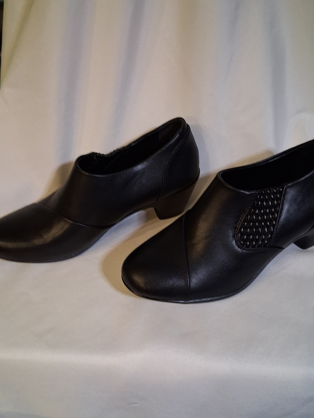 Black Rivet Women's Black Low Heel Slip-On Ankle Booties Size 8.5